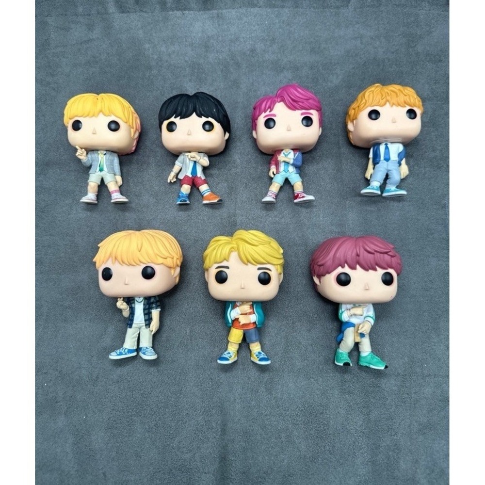 BTS Funko POP Rocks Figure K-Pop  Barnes and Noble Exclusive 5 Figures Loose